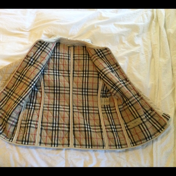 Gorgeous authentic Burberry Jacket! - Picture 3 of 9